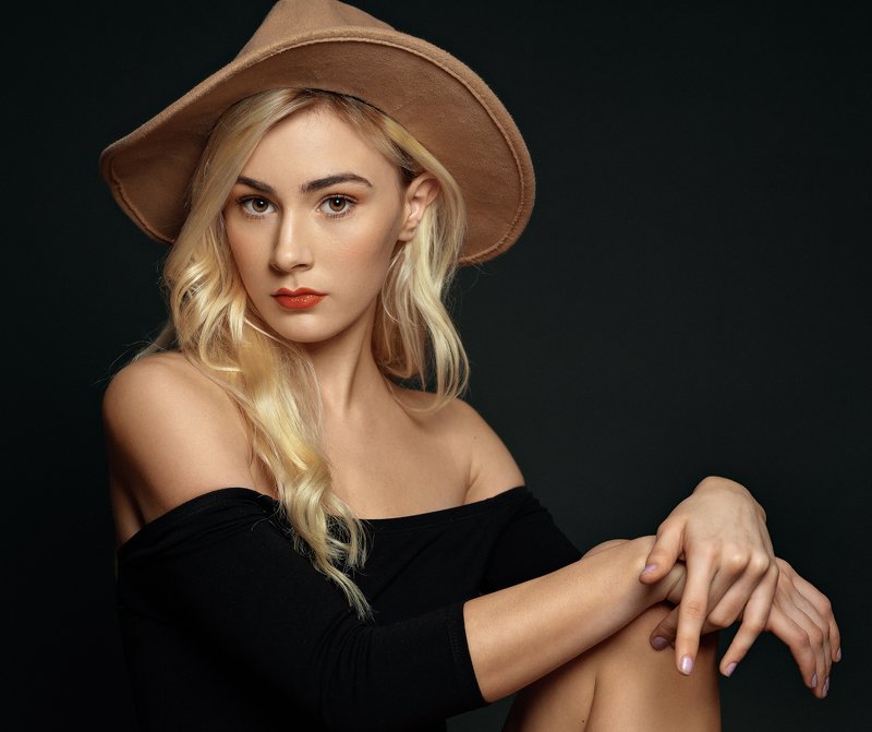 female, portrait, girl, blonde, beautiful, young, woman, hat Jennyphoto preview