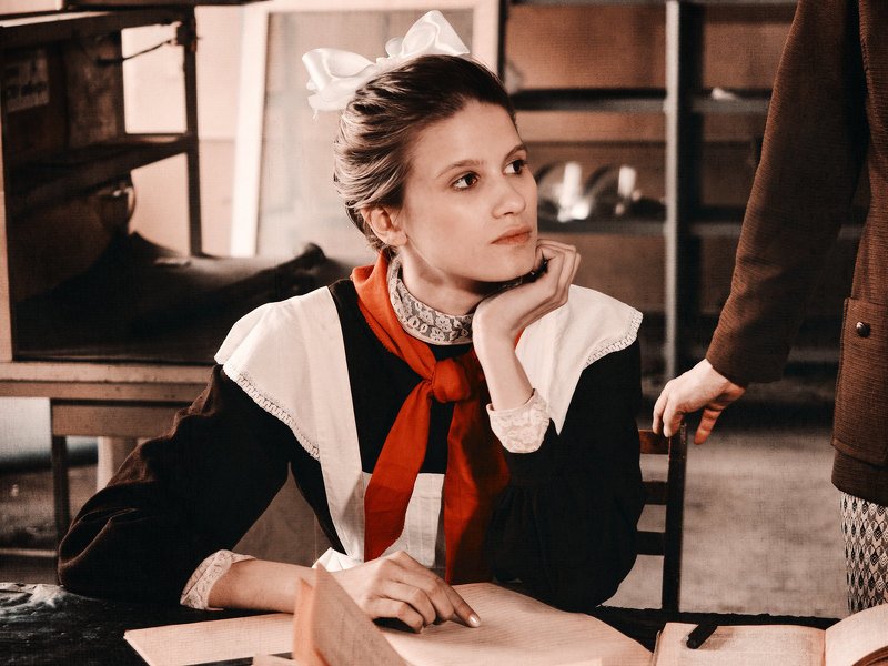 постановочное фото, девушка, пионерка Back in the U.S.S.R.photo preview