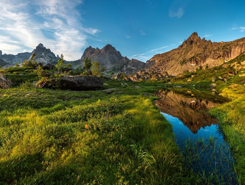 горы, сибирь, саяны, западный саян, ергаки, закат, ник васильев, сумерки, вечер, озеро, вода, отражение Игра в отражения.photo preview