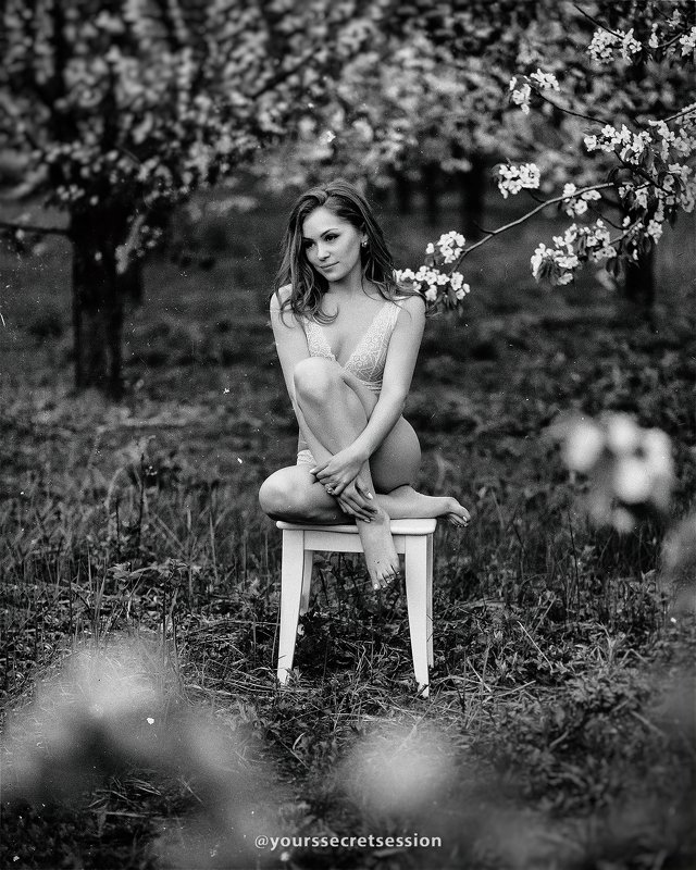 девушка, портрет, чб, бельё, будуар Сашкаphoto preview