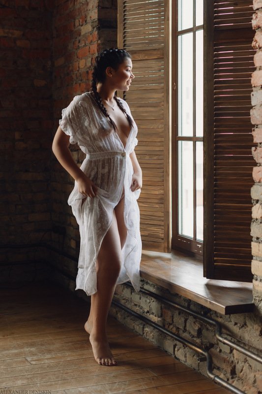 Junia_threephoto preview