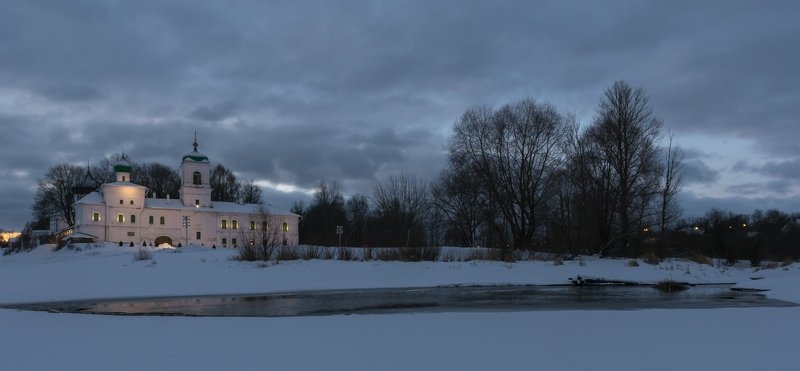 pskov, pleskau, псков, landscape, pskovregion, монастырь, sunset, закат, вечер, snow, frost, winter, зима, снег, мороз Мирожский монастырьphoto preview