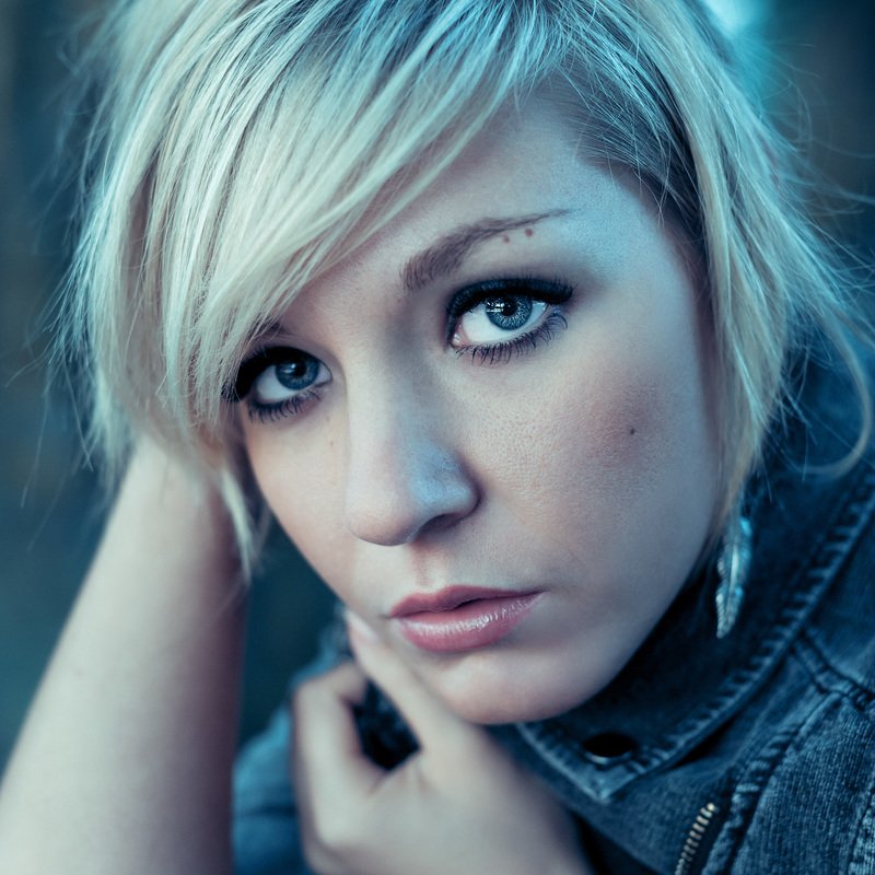 девушка, портрет Аринаphoto preview