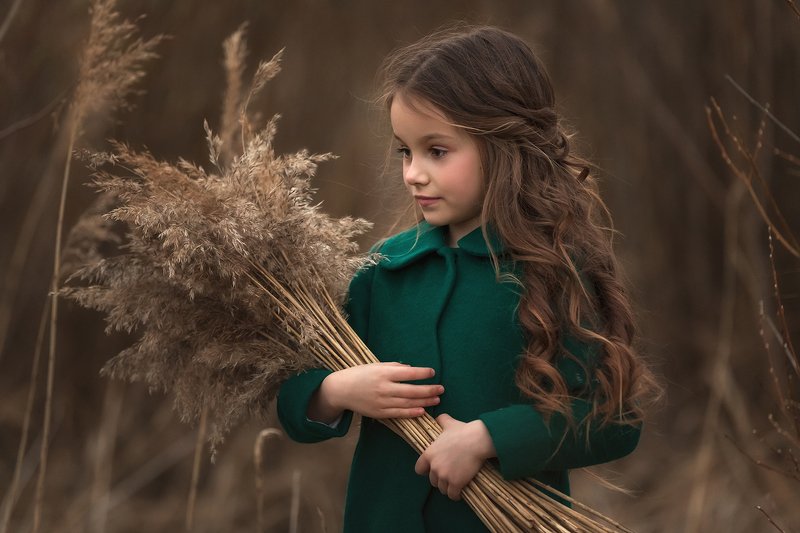 портрет, детский портрет, девочка, весна, букет, длинные волосы Веснаphoto preview