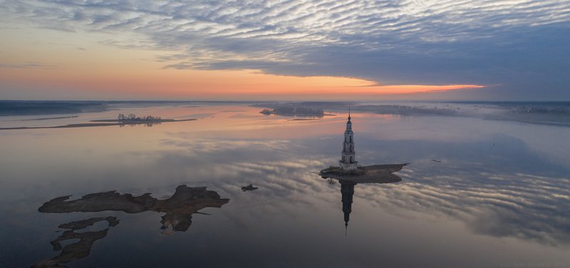 Утро у калязинской колокольниphoto preview