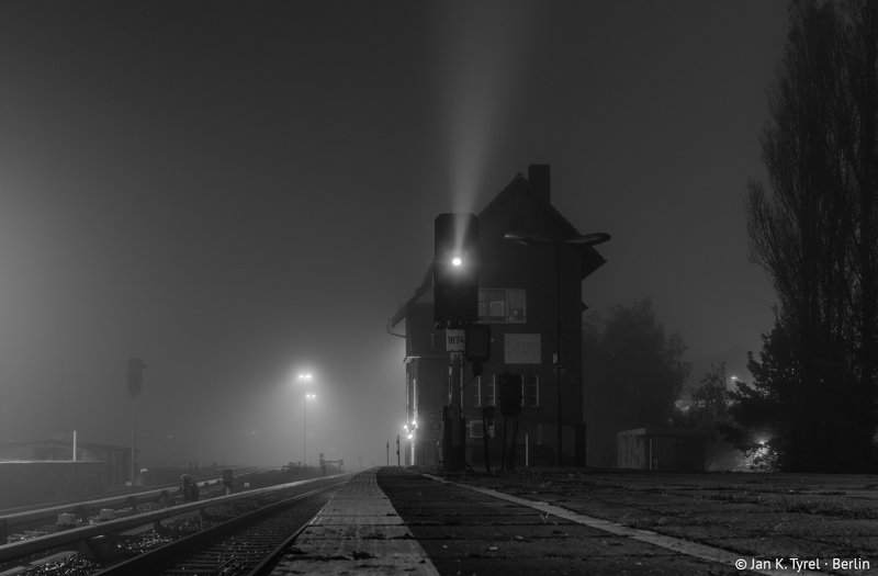 berlin, nightphotography, fog, foggy, longexposure, Берлин, чб, monochrome, bnw, Чёрно-белая, ночная фотография Historic Berlin station at foggy nightphoto preview
