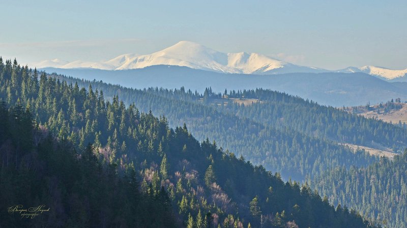 весна, апрель, снег, горы, карпаты, говерла Говерла в апрельском снегуphoto preview