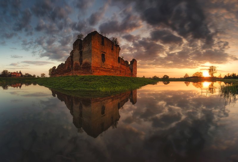 ruins, sunset, castle, reflections, poland, landscape, sky,  clouds The Ruins of the Castle in Besiekieryphoto preview