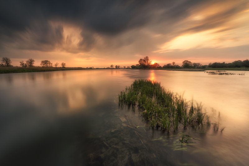 The tranquillity of the Warta River IIphoto preview