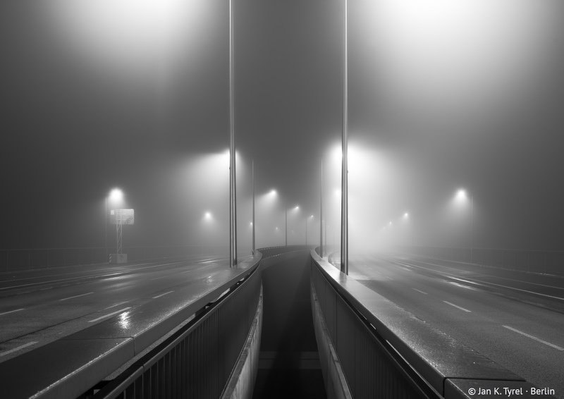 #berlin, nightphotography, fog, foggy, longexposure, Берлин, чб, monochrome, bnw, Чёрно-белая, ночная фотография Berlin Hinterland Seriesphoto preview