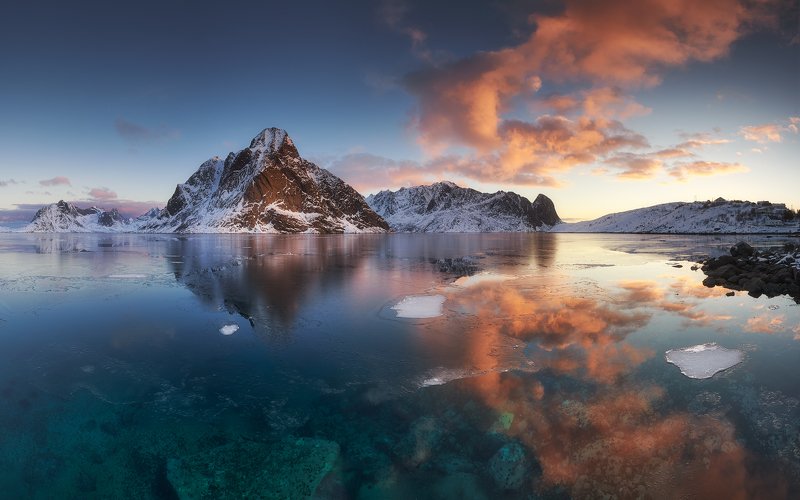 norway, lofoten, reine, reflections, mountains, seascape, landscape, panorama, mystic, soothing, morning, water, light Nirvanaphoto preview
