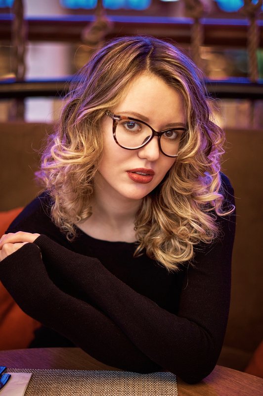 #портрет #portrait #модель #models #portrait_perfection #красивыйсвет #beatifullight #уличныйсвет #streetlight #фотосессия #фотосессиявмоскве #москва #nikon Запомни меня надолго...photo preview