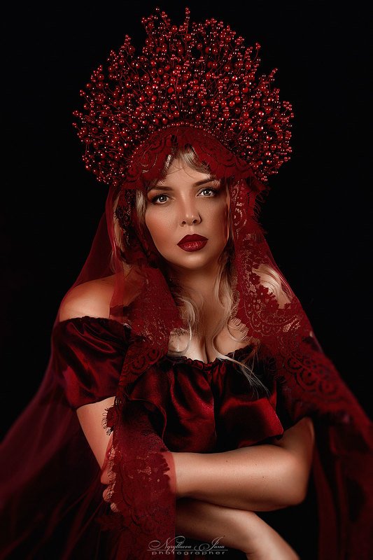 фотографнуруллаеваяна идеидляфотосессий идеядляфотосессии фотосессиявплатье фотосессиявкукошнике дувушкавкокошнике рябина краснаяphoto preview