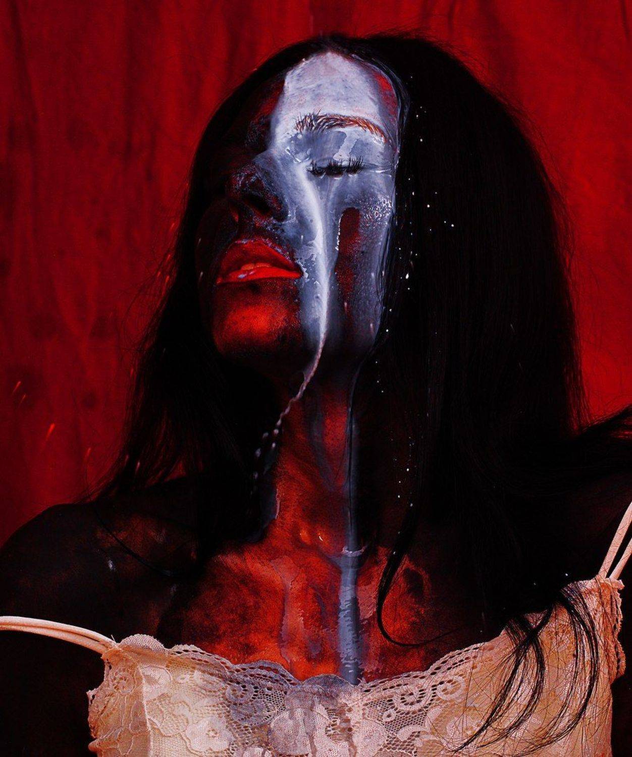 Уголек и молоко. Автор: Олег Туринский red, , молоко, девушка, губы, арт, уголь, страсть, женщина, огонь, марс, Олег Туринский