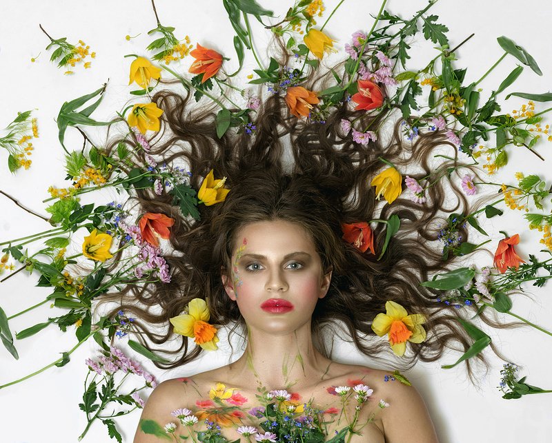 Портрет, девушка, Маргарита Гусева, цветы, портрет с цветами, Горгона, взрыв Веснаphoto preview