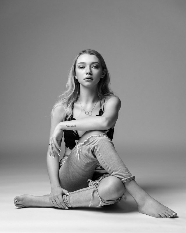 model, girl, portrait, studio, black and white, jeans, beautiful, female Edenphoto preview