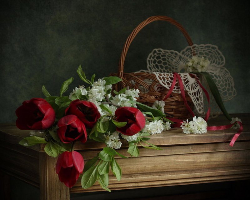 натюрморт, тюльпаны, букет, весенний букет, корзинка букет тюльпановphoto preview