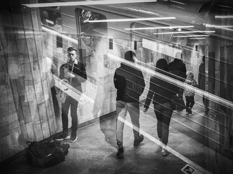 Суета подземкиphoto preview