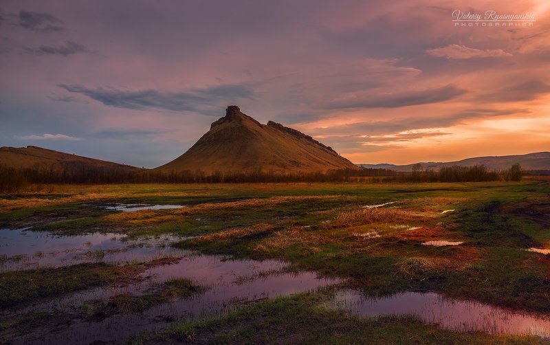 сундуки, сибирский пейзаж, Хакасия, закат, отражение, путешествие, Сибирский стоунхендж, Сундукиphoto preview