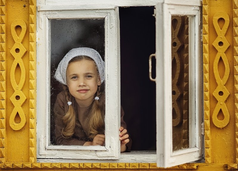 дочка деревня девочка детский портрет Когда дождь за окномphoto preview