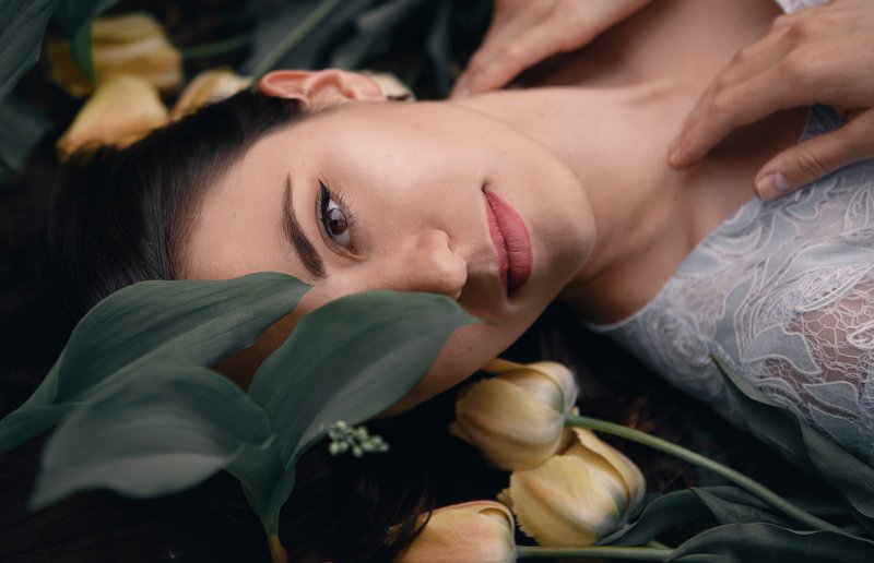 Диана в цветах фото превью