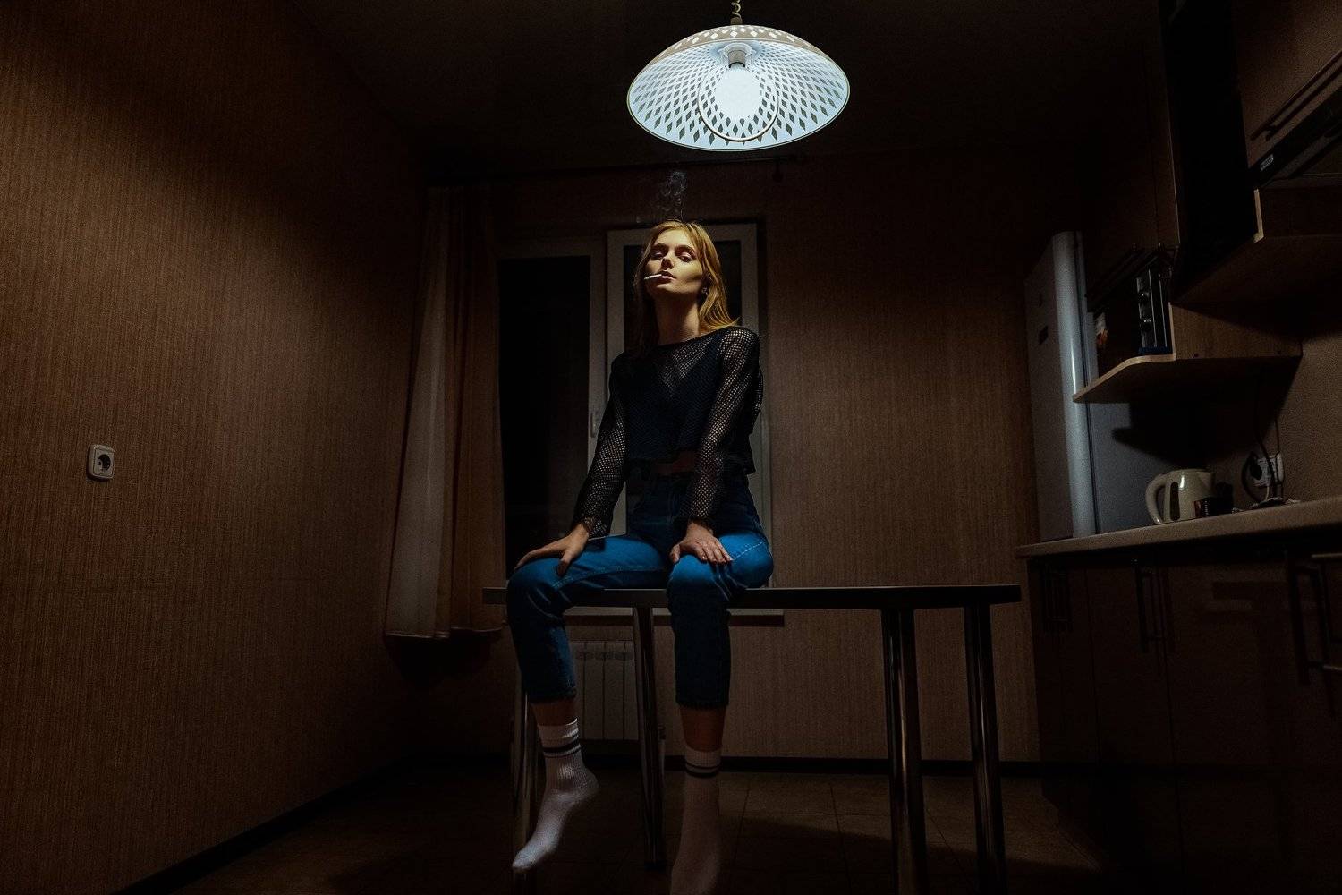 сигарета, девушка, кухня, атмосфера, Symmetry Jonny