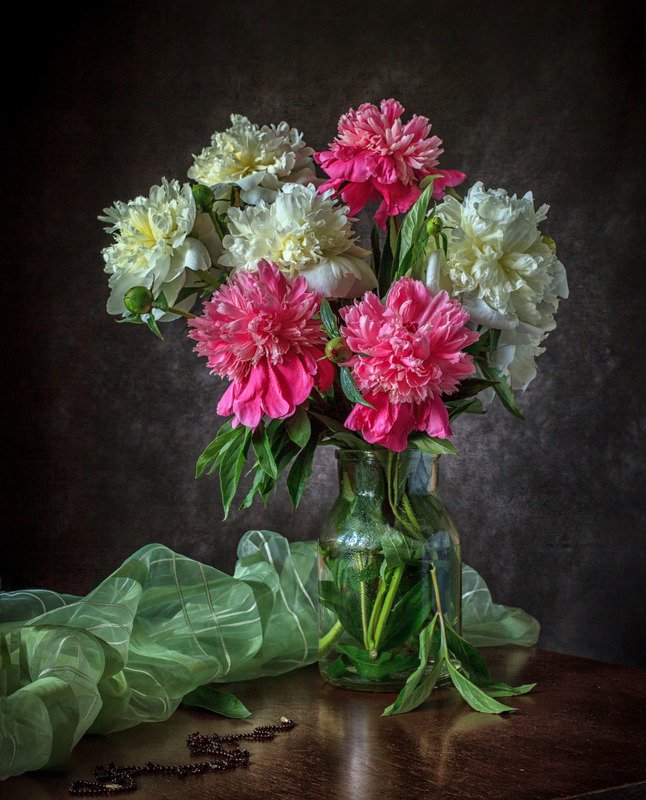 пион, натюрморт, бусы, органза photo preview