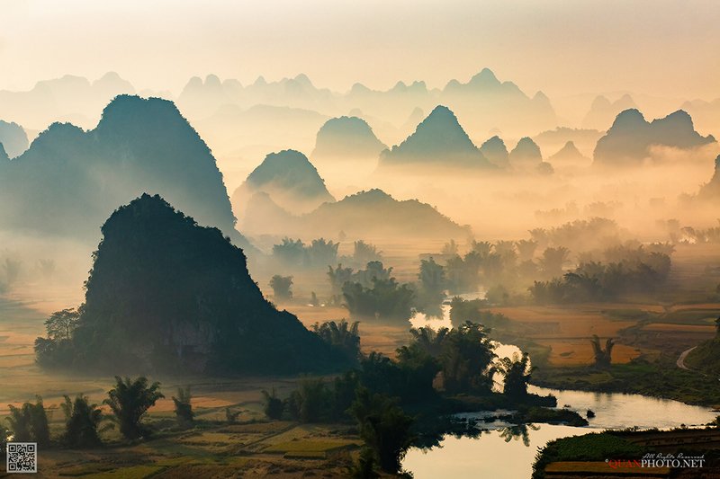 quanphoto, landscape, nature, morning, sunrise, dawn, valley, mountains, mist, misty, fog, foggy, river, long_exposure, vietnam Misty Mountain Sunrise фото превью