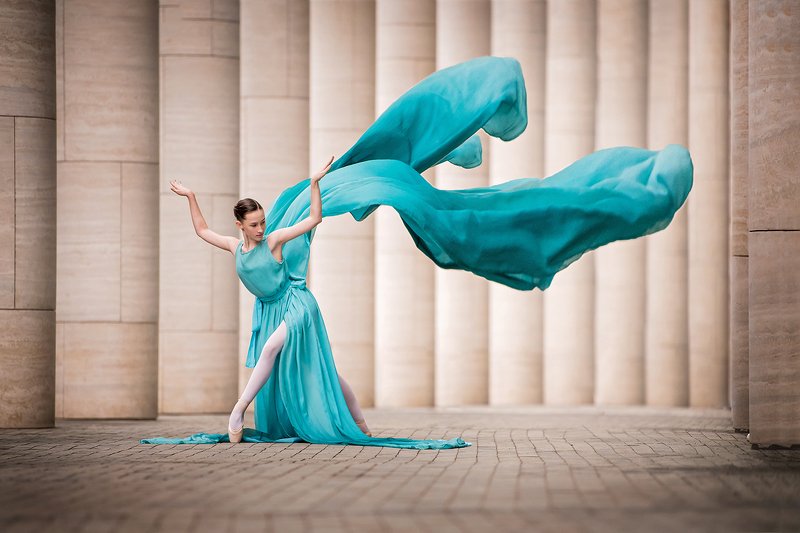 Изумрудная бабочкаphoto preview