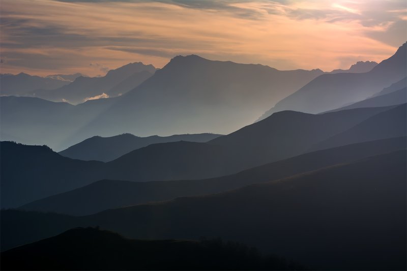 природа, пейзаж, горы, кавказ, природа россии, дикая природа, закат, свет, облака, вечер, весна, Погружаясь в сонphoto preview