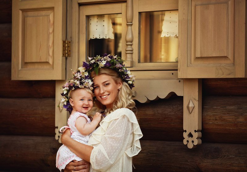 дочка мама материнство в деревне Нежностьphoto preview