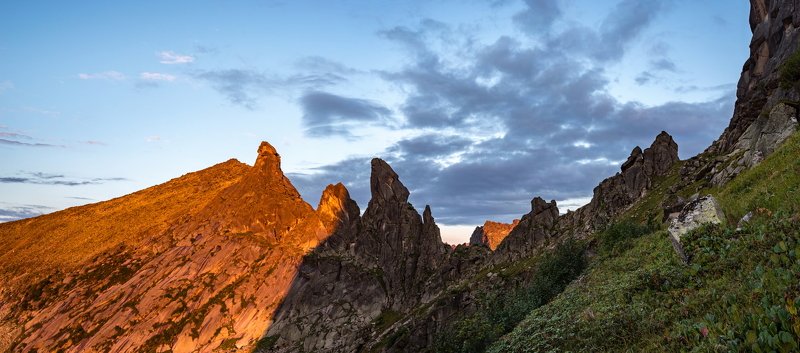 горы, россия, сибирь, саяны, западный саян, ергаки, путешествие, поход, приключения, ник васильев, утро, туман, дерево, кедр, панорама, перевал сказка Закатная Сказка.photo preview