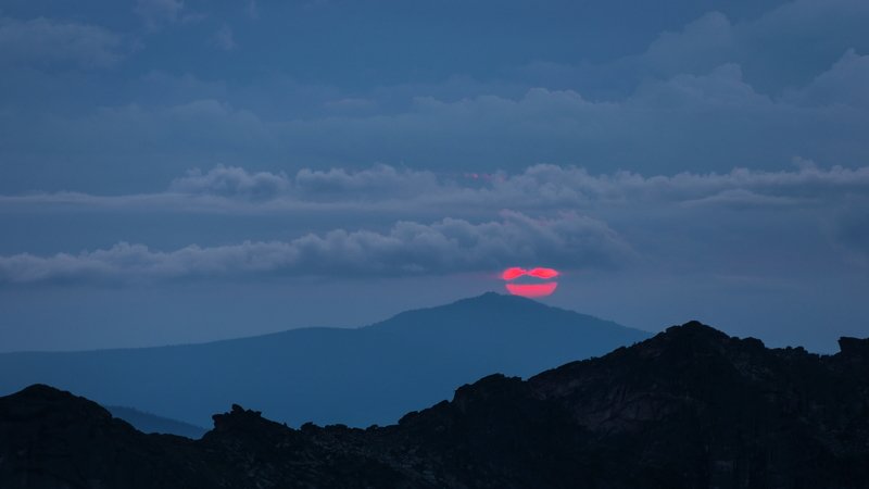 горы, россия, сибирь, саяны, западный саян, ергаки, путешествие, поход, приключения, ник васильев, вечер, закат, солнце, сумерки, поцелуй Солнечный поцелуй.photo preview