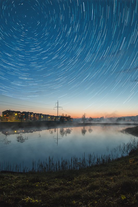 ночь звёзды вода туман Городское озероphoto preview