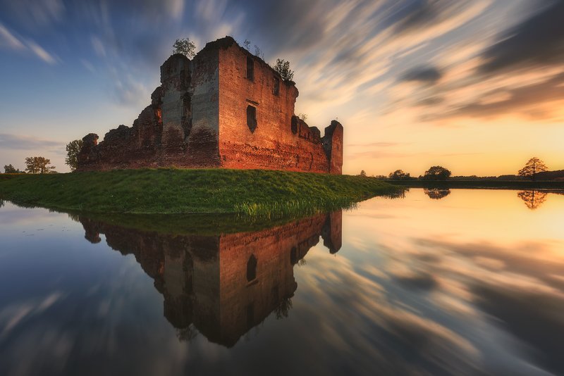 castle, ruins, poland, mystery, legend, besiekiery, history, long exposition In The Course Of Timephoto preview