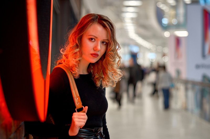 #портрет #portrait #актриса #actris #модель #models #фотосессиявмоскве #фотосессия #фотограф #photographer #максимкоротовских #москва #россия #nikon Блуждая коридорами.photo preview