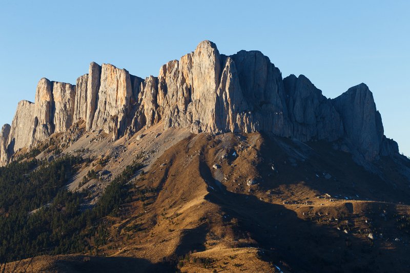 большой тхач, адыгея, ноябрь, скала Тхач различныйphoto preview