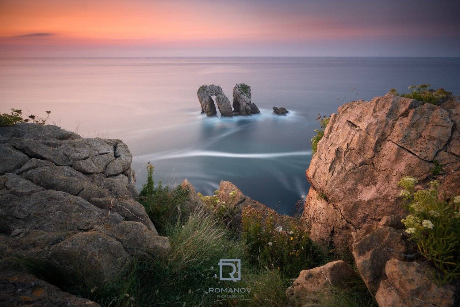 Pi-Lambda - Пи-Лямбда. Автор: Валерий Романов драматичное небо, облака, свет, закат, вода, море, синий, лето, красивые, восход, Природа, Пейзаж, Гора, Путешествия, Пляж, Берег, Испания, Вулкан, Скала, Горизонт, Лос Уррос, красный, розовый, утес, Валерий Романов