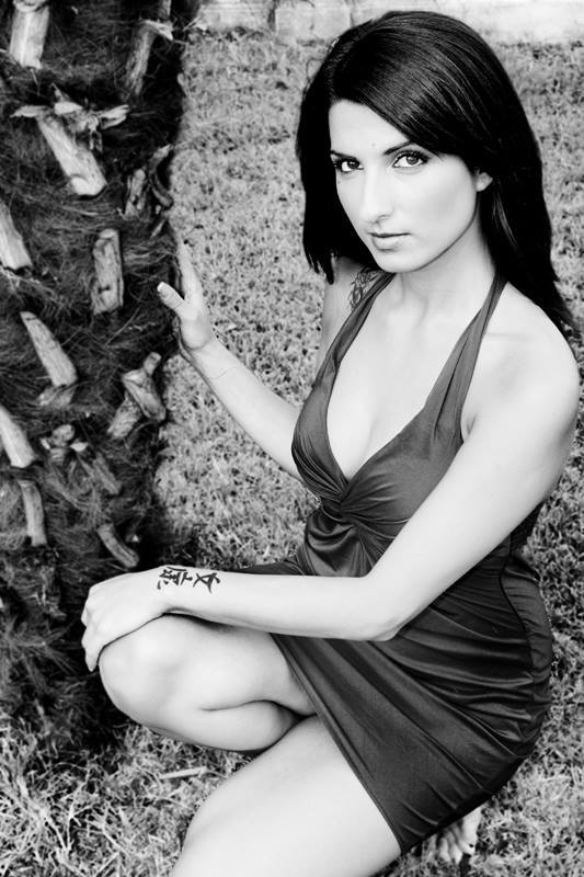 simone zeffiro fashion model woman sexy glamour black and white ---photo preview