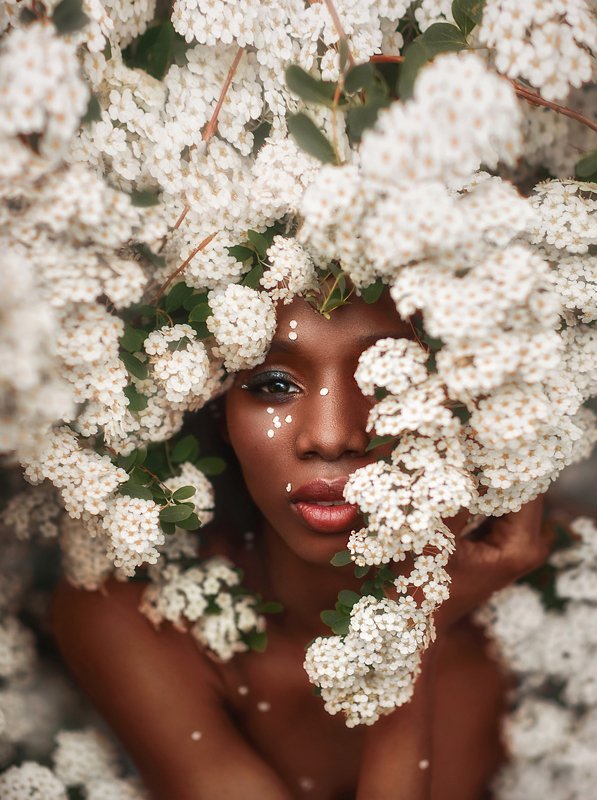 невеста,черная кожа,белые цветы,портрет,девушка,красивая девушка,весна Невестаphoto preview