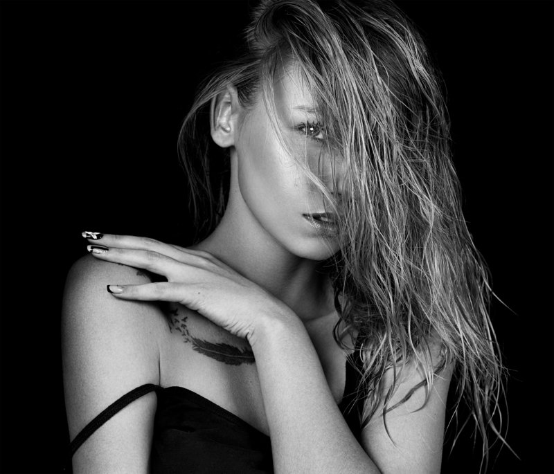 beauty, beauty photographer, model, headshot, closeup, makeup, long hair, eyes, facial, photographer, photography Valentinaphoto preview