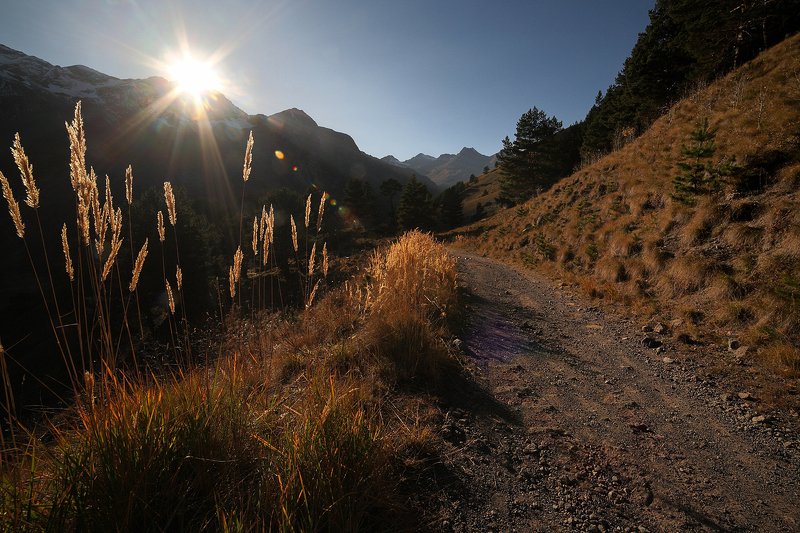 эльбрус, осень, кабардино-балкария, горы Приэльбрусье на закатеphoto preview