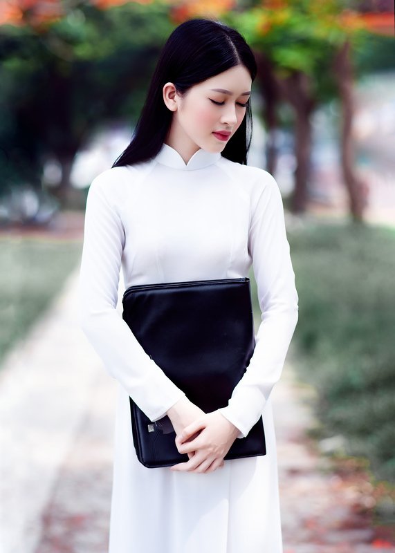 Phượng  Buồnphoto preview