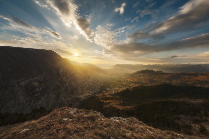 россия, дагестан, кавказ, горы, перевал, чечня, пейзаж, рассвет, весна, восход солнца, долина, природа Рассвет на перевалеphoto preview