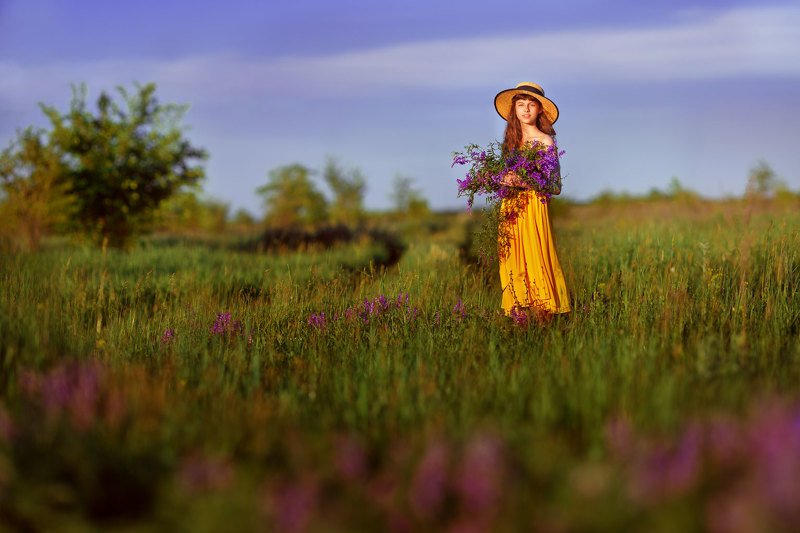 девочка, полевые цветы, цветовые контрасты, весна, ***photo preview
