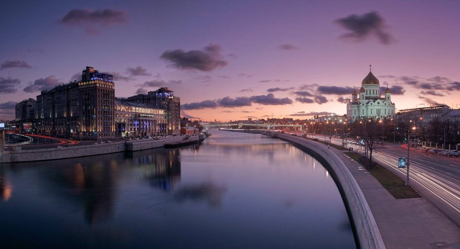 Вечер в Москве.. Автор: Елохов Илья москва, театр, эстрады, храм, христа, спасителя, ххс, Елохов Илья