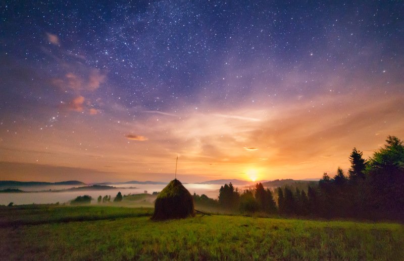 август, горы, карпаты, лето, ночь, пилипец, туман, украина Ночной Пилипец. Восход луныphoto preview