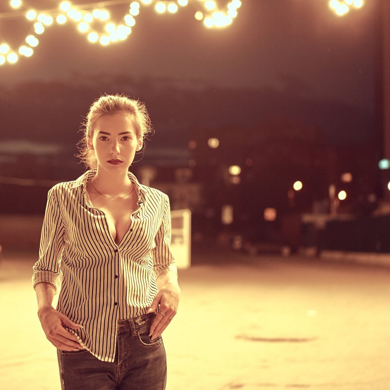 ульяновск, девушка, вечер, улица, рубашка, джинсы, лампа ***photo preview