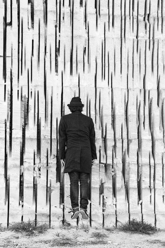 Surrealism Gravityphoto preview