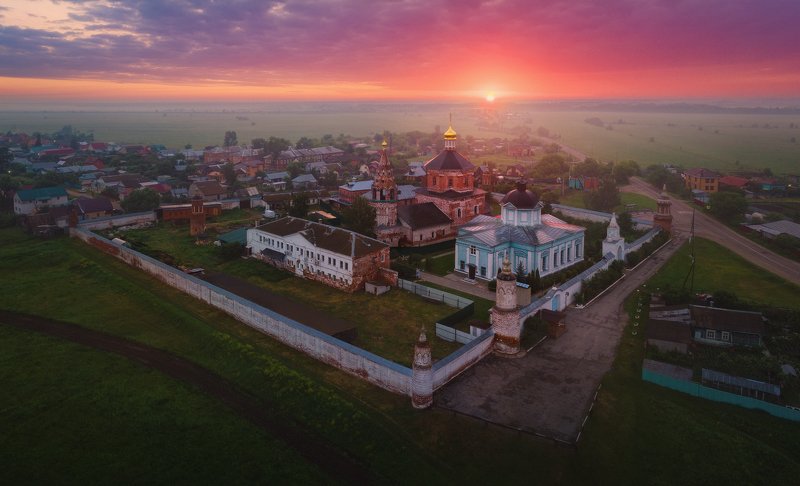 Рассвет над монастырем photo preview